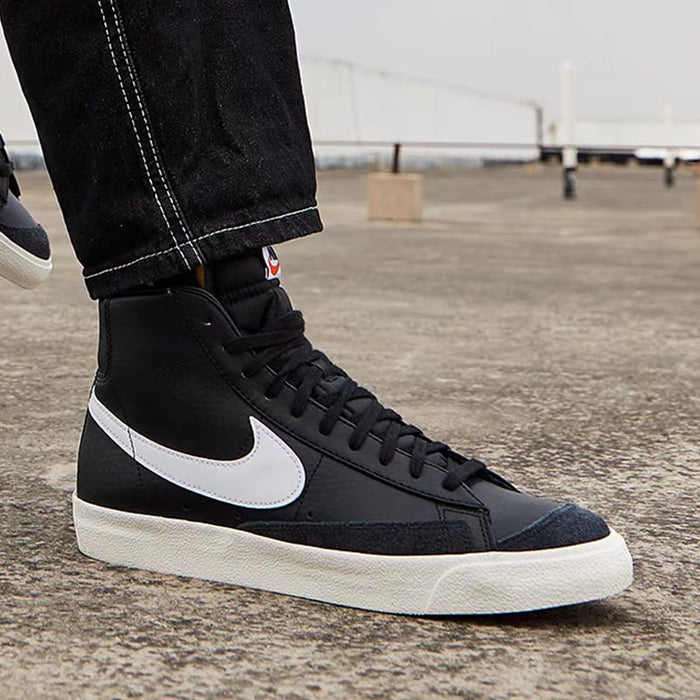 Nike Blazzer Mid 77 "Black"