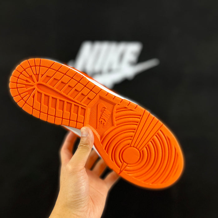 Nike Dank Low Orange
